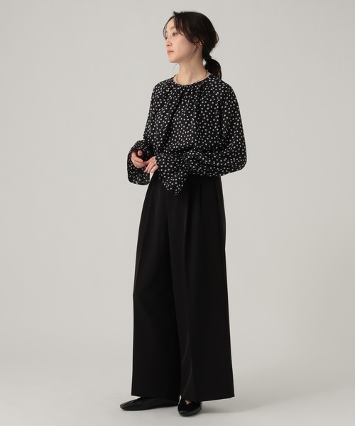 Elura（エルーラ）の「サラサラ着映えギャザーブラウス/636935（シャツ/ブラウス・レディース・オフホワイト/ブラック・FREE）」の6枚目の写真