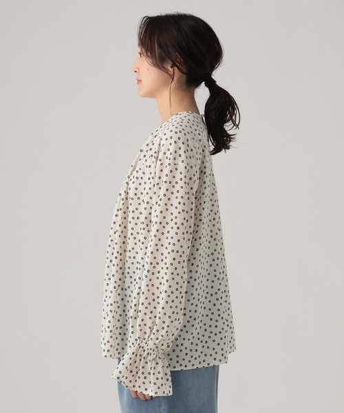 Elura（エルーラ）の「サラサラ着映えギャザーブラウス/636935（シャツ/ブラウス・レディース・オフホワイト/ブラック・FREE）」の8枚目の写真