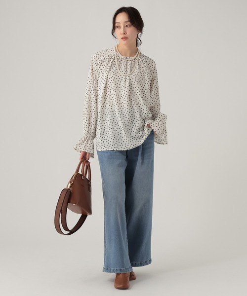 Elura（エルーラ）の「サラサラ着映えギャザーブラウス/636935（シャツ/ブラウス・レディース・オフホワイト/ブラック・FREE）」の4枚目の写真