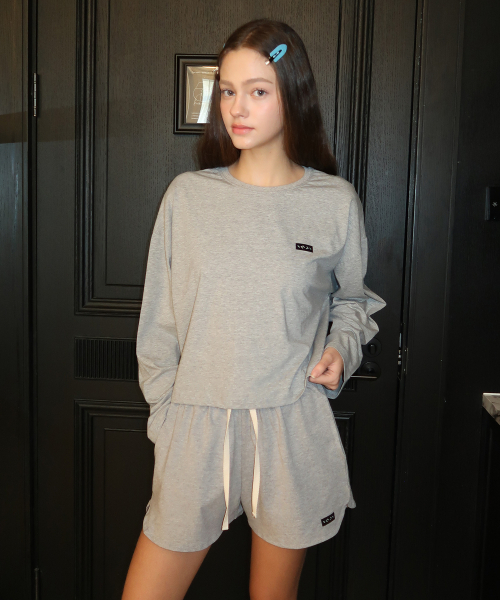 INJIACTIVE(インジアクティブ)の「スモールロゴクロップ長袖グレー(Tシャツ/カットソー・レディース・その他・ONE SIZE)」の5枚目の写真