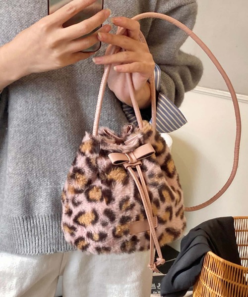 LA VORAGINE(ラ ヴォラジネ)の「レオパード/ヒョウ柄 巾着ショルダーバッグ(ショルダーバッグ・レディース・ピンク/ブラウン/ブラック・FREE)」の10枚目の写真