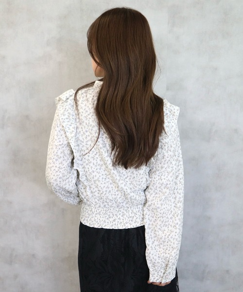 CECIL McBEE(セシルマクビー)の「ワッシャー花柄ピンタックフリルブラウス(シャツ/ブラウス・レディース・ブラック/アイボリー・MEDIUM)」の5枚目の写真