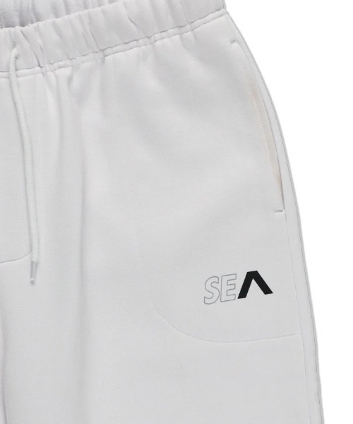 WIND AND SEA(ウィンダンシー)の「【RVCA/ルーカ】WIND AND SEAXSWEAT P/ウエストゴム ウインダンシー コラボ スウェットパンツ( SETUP・セットアップ対応可・空港コーデ)(スウェットパンツ・レディース・ホワイト/ブラック・SMALL/MEDIUM)」の7枚目の写真