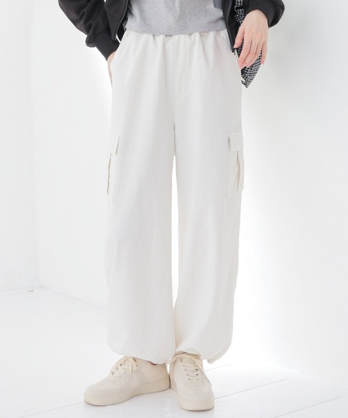 Honeys（ハニーズ）の「カーゴパンツ（カーゴパンツ・レディース・ブラック/カーキ/ホワイト/ピンク・S/M/LL/L/SS）」の2枚目の写真