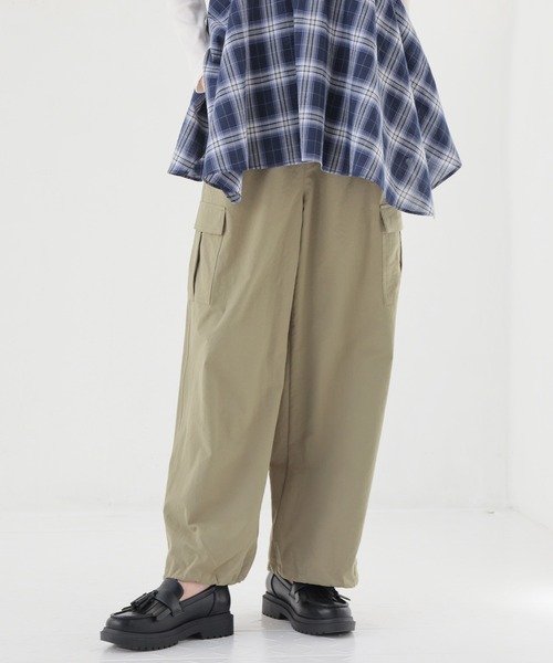 Honeys（ハニーズ）の「カーゴパンツ（カーゴパンツ・レディース・ブラック/カーキ/ホワイト/ピンク・S/M/LL/L/SS）」の4枚目の写真