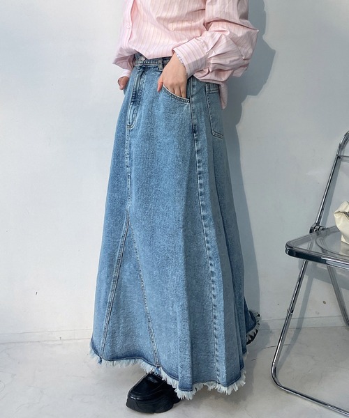 AS KNOW AS plus(アズノゥアズプラス)の「○リメイク風デニムロングスカート セットアップ可能(デニムスカート・レディース・ブルー系その他/ブルー/ブラック系その他・FREE)」の1枚目の写真