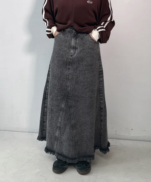 AS KNOW AS plus(アズノゥアズプラス)の「○リメイク風デニムロングスカート セットアップ可能(デニムスカート・レディース・ブルー系その他/ブルー/ブラック系その他・FREE)」の4枚目の写真