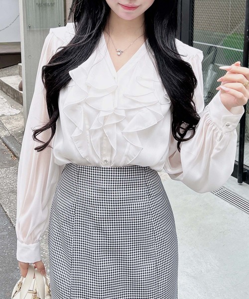 INGNI（イング）の「装飾ボタンフリルシアーブラウス（シャツ/ブラウス・レディース・オフホワイト/ブルー系/ピンク・M）」の5枚目の写真