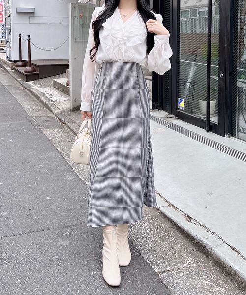 INGNI（イング）の「装飾ボタンフリルシアーブラウス（シャツ/ブラウス・レディース・オフホワイト/ブルー系/ピンク・M）」の8枚目の写真