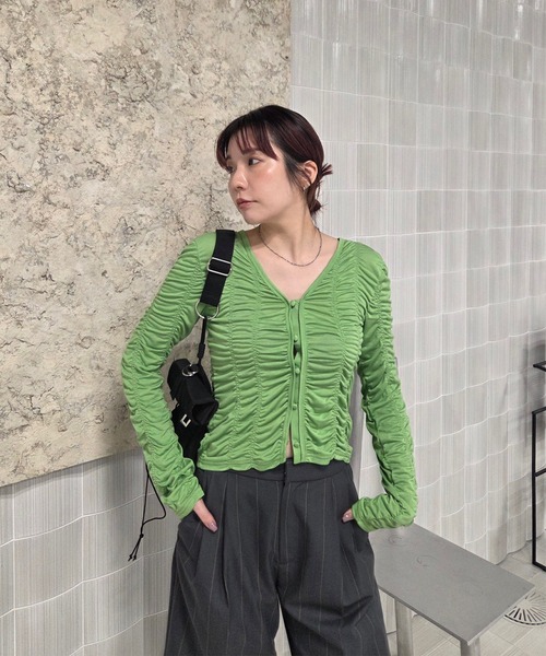 Ameri（アメリ）の「2WAY GATHER CUT TOP（Tシャツ/カットソー・レディース・ネイビー/ホワイト/グリーン・FREE）」の22枚目の写真