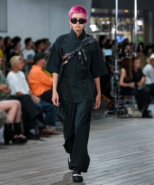 MSML(エムエスエムエル)の「SEERSUCKER EMBROIDERY SHIRT(シャツ/ブラウス・メンズ・ネイビー/ブラック・M/L/XL)」の2枚目の写真