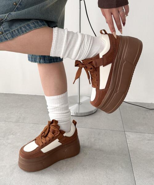 WEGO（ウィゴー）の「WEGO/厚底ワイドシューレーススニーカー（スニーカー・レディース・ブラウン/ブラック・LARGE/MEDIUM/SMALL）」の22枚目の写真