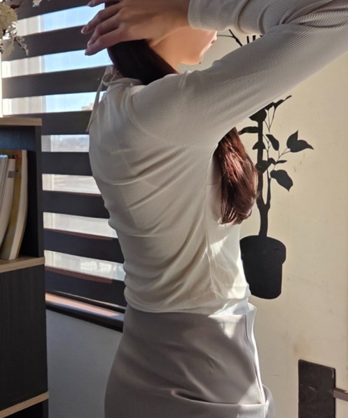 ｔｏｌｅｎｅ（トレネ）の「レイヤード風 リボン レースアップ タイト 長袖カットソー（Tシャツ/カットソー・レディース・ライトベージュ/ライトピンク・FREE）」の4枚目の写真