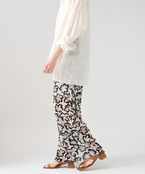 VERMEIL par iena（ヴェルメイユパーイエナ）の「Shadow Bloom パンツ（その他パンツ・レディース・その他2・38/36）」の6枚目の写真