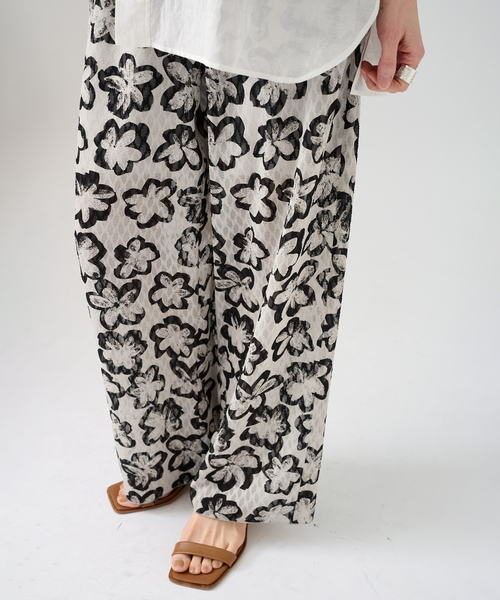 VERMEIL par iena（ヴェルメイユパーイエナ）の「Shadow Bloom パンツ（その他パンツ・レディース・その他2・38/36）」の8枚目の写真