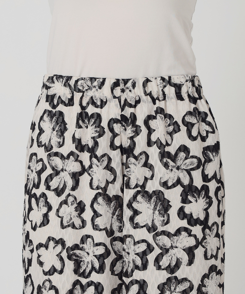 VERMEIL par iena（ヴェルメイユパーイエナ）の「Shadow Bloom パンツ（その他パンツ・レディース・その他2・38/36）」の14枚目の写真