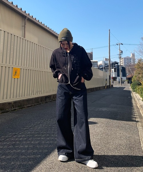 RE730(アールイーセブンサーティー)の「REロゴバギーデニムパンツ(デニムパンツ・メンズ・ブラック/ネイビー・X-LARGE/LARGE/MEDIUM)」の3枚目の写真