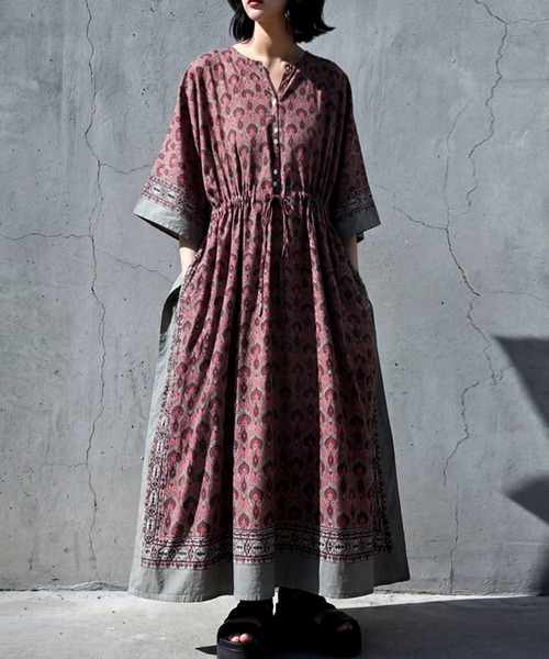 antiqua(アンティカ)の「インド綿 カフタンワンピース(ワンピース・レディース・レッド系その他/グリーン系その他・ONESIZE)」の2枚目の写真