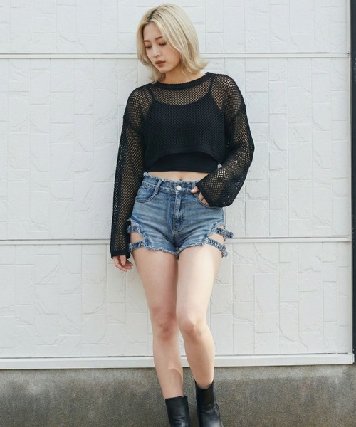 Belle Cie(ベルシー)の「ガーターベルトカットオフショートデニム(デニムパンツ・レディース・サックスブルー・M/L/XXL/S/XL)」の2枚目の写真