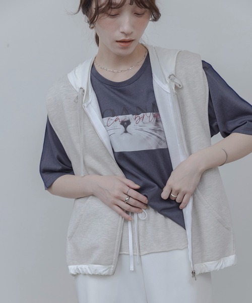 Eimee Law(エイミーロウ)の「裏毛フーディージレ(ベスト・レディース・ライトグレー/オートミール/ブラック・FREE)」の4枚目の写真