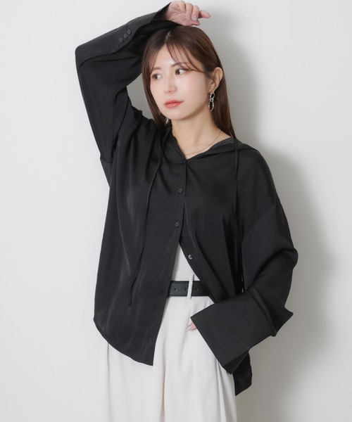 Riberry(リベリー)の「ワイドスリーブシアーフードオーバーシャツ(シャツ/ブラウス・レディース・ベージュ/オフホワイト/ブルー/ブラック・FREE)」の2枚目の写真