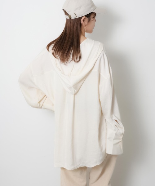 Riberry(リベリー)の「ワイドスリーブシアーフードオーバーシャツ(シャツ/ブラウス・レディース・ベージュ/オフホワイト/ブルー/ブラック・FREE)」の13枚目の写真