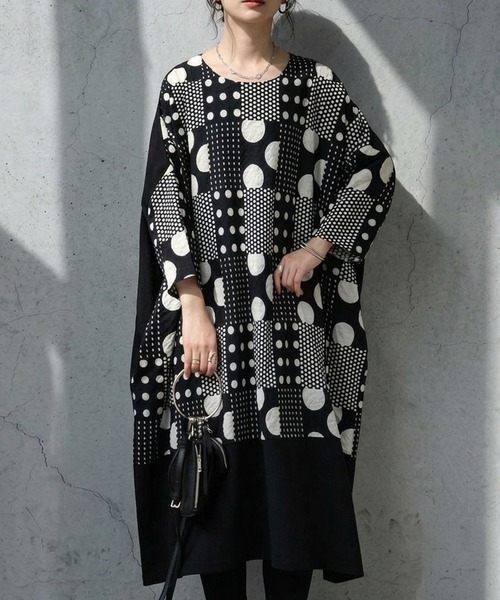 antiqua(アンティカ)の「ドット柄 コクーン 七分袖 ワンピース(ワンピース・レディース・ブラック・ONESIZE)」の1枚目の写真