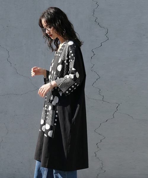 antiqua(アンティカ)の「ドット柄 コクーン 七分袖 ワンピース(ワンピース・レディース・ブラック・ONESIZE)」の4枚目の写真