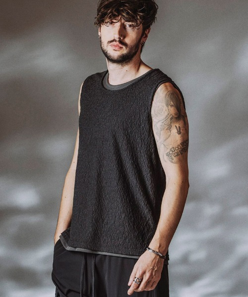 NO ID.（ノーアイディ）の「mta617- ｼｱｰﾚｲﾔｰﾄﾞｽﾘｰﾌﾞﾚｽPO Tシャツ(458006-463T)（タンクトップ・メンズ・グレー/ブラック/アイボリー・ONE SIZE）」の4枚目の写真