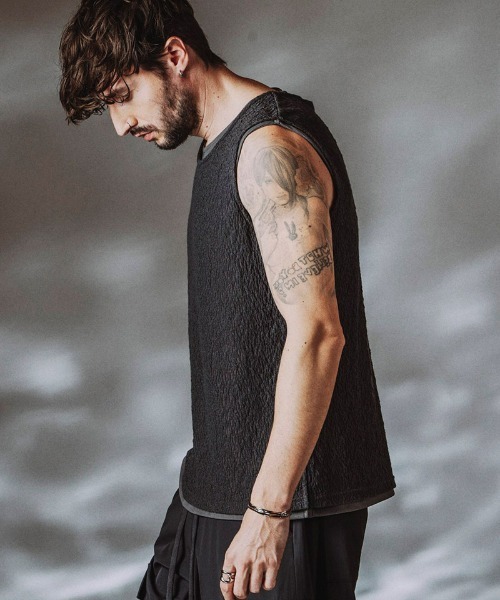 NO ID.（ノーアイディ）の「mta617- ｼｱｰﾚｲﾔｰﾄﾞｽﾘｰﾌﾞﾚｽPO Tシャツ(458006-463T)（タンクトップ・メンズ・グレー/ブラック/アイボリー・ONE SIZE）」の5枚目の写真