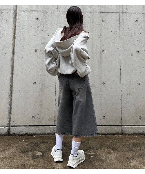 LE CIEL BLEU(ルシェルブルー)の「デニムハーフパンツ / Denim Half Pants(デニムパンツ・レディース・チャコールグレー・34/36/38)」の13枚目の写真