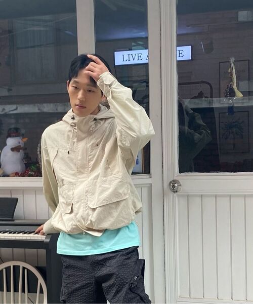 KALAPATTHAR(カラパタール)の「LIGHTWEIGHT NYLON RIPSTOP OUT POCKET HOODED SHELL JACKET - BEIGE(ナイロンジャケット・メンズ・その他・MEDIUM/LARGE)」の9枚目の写真