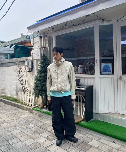 KALAPATTHAR(カラパタール)の「LIGHTWEIGHT NYLON RIPSTOP OUT POCKET HOODED SHELL JACKET - BEIGE(ナイロンジャケット・メンズ・その他・MEDIUM/LARGE)」の13枚目の写真