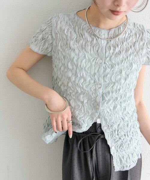 mystic（ミスティック）の「エアリーシャーリングブラウス（シャツ/ブラウス・レディース・ブラック/ブルー/オフホワイト・FREE）」の3枚目の写真