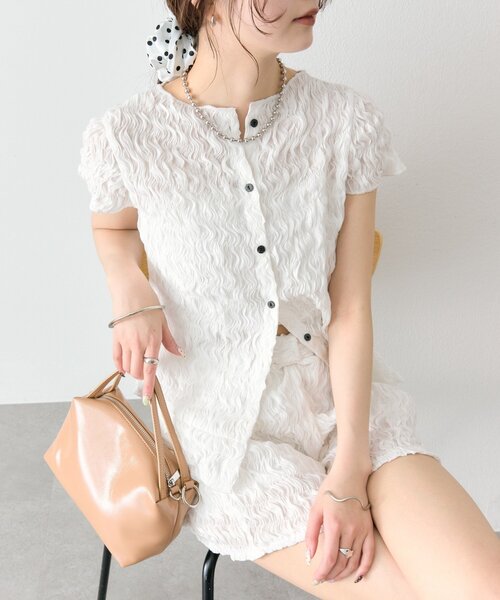 mystic（ミスティック）の「エアリーシャーリングブラウス（シャツ/ブラウス・レディース・ブラック/ブルー/オフホワイト・FREE）」の6枚目の写真