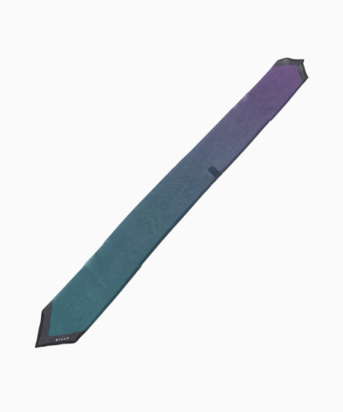 EDIFICE（エディフィス）の「BLECK（ブレック） Gradation Chiffon Scarf（バンダナ/スカーフ・メンズ・ネイビー/ベージュ・FREE）」の4枚目の写真