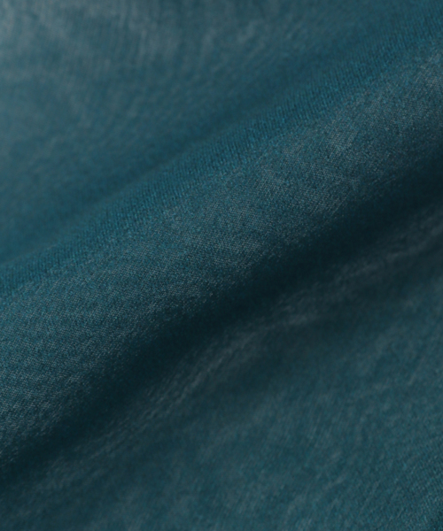 EDIFICE（エディフィス）の「BLECK（ブレック） Gradation Chiffon Scarf（バンダナ/スカーフ・メンズ・ネイビー/ベージュ・FREE）」の6枚目の写真