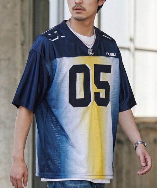 FUBU（ フブ）の「【FUBU/フブ】OG GRADATION GAME SHIRTS/OG グラデーションゲームシャツ（Tシャツ/カットソー・メンズ・ホワイト系/ブラック系/ネイビー系・XL/M/L）」の3枚目の写真