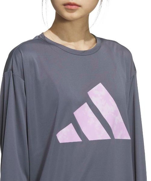 adidas(アディダス)の「アディダス adidas マストハブ ルーズフィット グラフィック長袖Tシャツ(Tシャツ/カットソー・レディース・グレー/ブラック・S/XL/M/L)」の6枚目の写真