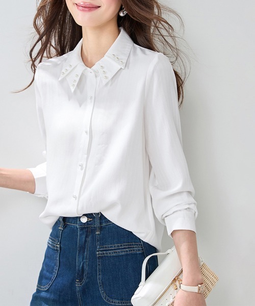 ONEP STAR(ワンピスター)の「パール調×織り模様デザインブラウス(シャツ/ブラウス・レディース・ホワイト・MEDIUM/LARGE/X-LARGE)」の2枚目の写真