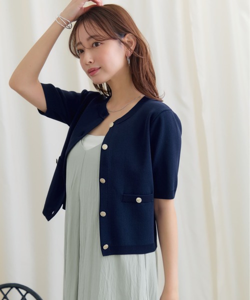 COHINA(コヒナ)の「【接触冷感・UVカット】ゴールドボタンハーフスリーブカーディガン 【低身長・小柄女性】(Tシャツ/カットソー・レディース・レッド/ホワイト/ネイビー/グリーン・ONE SIZE)」の5枚目の写真