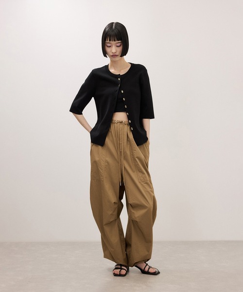 ADAM ET ROPE'(アダムエロペ)の「コットンパラシュートパンツ(その他パンツ・レディース・レッド系その他2/ベージュ/ブラック・36/38)」の7枚目の写真