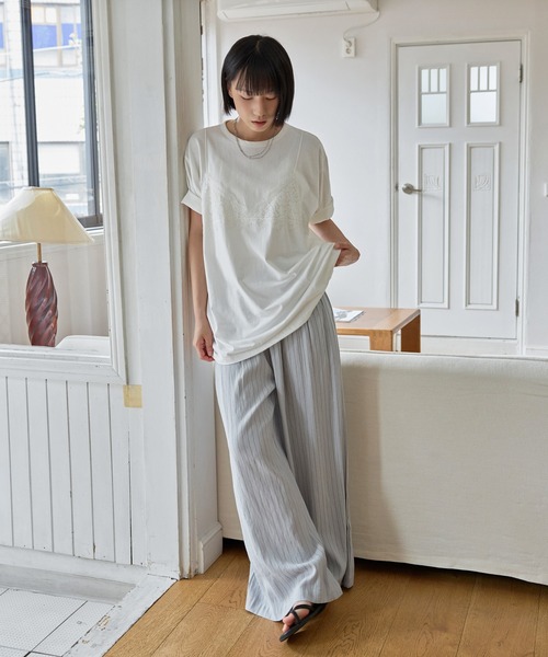 UNE MANSION(ユヌマンション)の「ストライプ柄フロントタックワイドストレートリラックスパンツ(その他パンツ・レディース・グレー/クリーム/オートミール・FREE)」の4枚目の写真