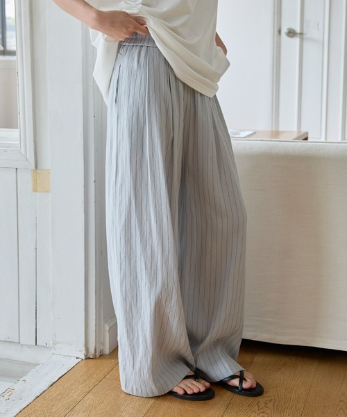 UNE MANSION(ユヌマンション)の「ストライプ柄フロントタックワイドストレートリラックスパンツ(その他パンツ・レディース・グレー/クリーム/オートミール・FREE)」の16枚目の写真