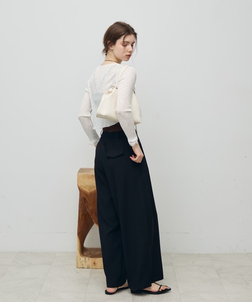 Aunue(オーヌ)の「2wayギャザーラウンドバッグ(トートバッグ・レディース・イエロー/ブラウン/ブラック/アイボリー・FREE)」の7枚目の写真