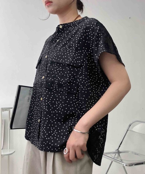 AS KNOW AS plus(アズノゥアズプラス)の「◯ダブルポケット レース切り替えワークシャツ(シャツ/ブラウス・レディース・オフホワイト/ブルー系/ブラック系・FREE)」の15枚目の写真