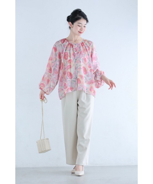 cawaii(カワイイ)の「柔らかな日差しを浴びるガーベラシアーブラウストップス(シャツ/ブラウス・レディース・ピンク・FREE)」の6枚目の写真