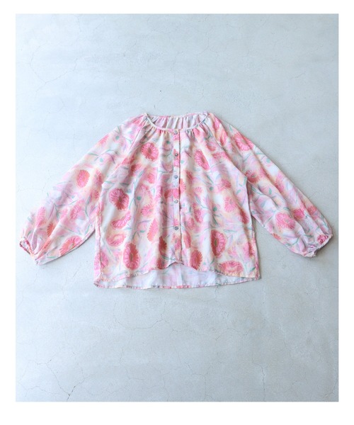 cawaii(カワイイ)の「柔らかな日差しを浴びるガーベラシアーブラウストップス(シャツ/ブラウス・レディース・ピンク・FREE)」の9枚目の写真