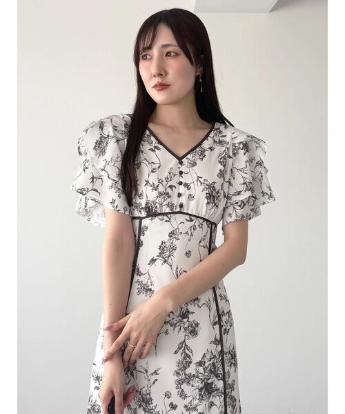 MERCURYDUO(マーキュリーデュオ)の「花柄バイカラーパイピングフレアワンピース(ワンピース・レディース・オフホワイト/ボルドー・FREE)」の17枚目の写真