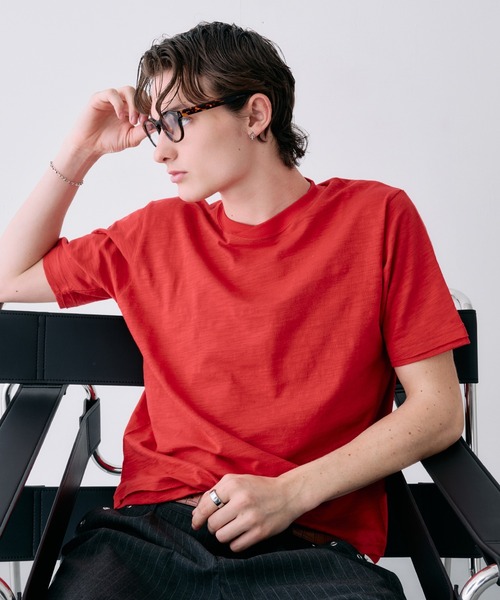 Adoon plain(アドーンプレーン)の「SHALLOW V-NECK LAYERED SLUB T / 浅VネックレイヤードスラブT(Tシャツ/カットソー・メンズ・ブラック/ライトブルー/レッド/オフホワイト・LARGE/MEDIUM)」の1枚目の写真